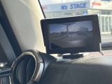リフトアップによる車検適合のためフロントカメラセットを装着。