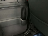 【後席ドア】ドリンクホルダーがあります。