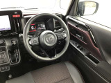広々とした視界で運転も快適。勿論、安心、安全なSRSエアバックシステム運転席&助手席付