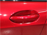 【BMWミラー】視認性の高いスタイリッシュなミラー。自動防眩機能も付いており夜間のドライビングをサポートします。
