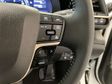 レーダークルーズコントロール(全車速追従機能付)付きです。車速に応じて追従支援してくれるので、ロングドライブも快適です。詳細は販売店スタッフまでおたずねください。