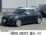 初めてのMINIで失敗したくない方に選ばれる定番モデルです。扱いやすいサイズ感と軽快な走りが魅力。正規ディーラー認定中古車のため、遠方のお客様にもご安心してお乗りいただけます。
