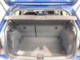 荷室は荷物を隠せるトノカバー付!充分な荷室の広さです!