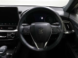 各操作スイッチなどもハンドルから手を放すことなく操作可能で安全運転に支援いたします!