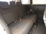 ゆとりのある2列目シートです。両側が電動のスライドドアとなっているので、狭い駐車スペースでも乗り降りラクラクです!