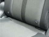 ◆ISOFIX◆シートベルトいらずでチャイルドシートと固定金具を連結するだけでガッチリ固定できます。