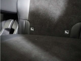 ◆ISOFIX◆シートベルトいらずでチャイルドシートと固定金具を連結するだけでガッチリ固定できます。