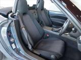 神戸マツダ神戸西インター店は、通常ディーラー+&alpha;の次世代型店舗としてROADSTER EXPERIENCE SPACEの冠を掲げ、「いつでも・誰でも・気軽に会いに行ける」ロードスターUカー専門店。