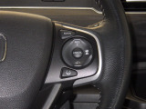 Hondaセンシングの機能のひとつ、アダプティブクルーズコントロール付!アクセルから足を離しても設定したスピードと前車との車間を保ち走行してくれます!車線維持もアシスト☆高速道路で疲労軽減ですね☆