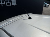 ロッド式のルーフアンテナです。