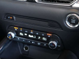 当社買取ワンオーナー車のCX-5が入庫いたしました!ナビやETC、ドライブレコーダーなど装備充実の一台です♪安心のディーラー保証付き!お気軽にお問合せ下さい♪