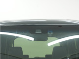 ◆Honda SENSING◆ カメラ等装置で精度の高い検知能力を発揮、安全運転を支援します。ステアリング上のコントローラーに注目!