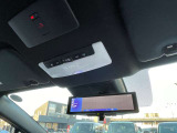 スマートルームミラーで荷物満載でも確認出来ます。またSOSコールも装備されております。