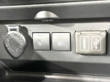 【シートヒーター】寒い日に重宝するシートヒーター!エアコンより早く温まってくれるので寒がりの人も安心ですね♪エアコンの温風は乾燥するから苦手、という方にもをおすすめです。
