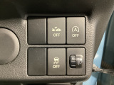 運転席脇のクラスタースイッチ部分にはアイドリングストップOFF、その他走行系スイッチを集中配置しております。