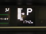 たとえばダイハツのお店にある、たくさんのスマアシ搭載車は、正常に作動する事をしっかり確認します。