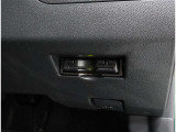 ETC!料金所も止まる事無くスイスイです!窓を開ける必要も無いので雨や花粉、排気ガスの浸入もありません!今や必需品ですネ!
