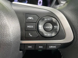 【レーダークルーズコントロール】高速道路での長距離走行が楽に!!自動で速度を保つクルーズコントロールが、衝突軽減システムと連携し、前方の車両を感知して車間を保つように速度調節してくれます!!