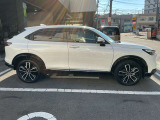 純正アルミホイール標準装備車両です。