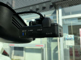 日産純正ドライブレコーダーです。400万画素の高画質で、もしもの事故の瞬間など、どんな状況下にあってもしっかりと録画し、鮮明な画像で細部まで確認できます。