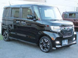 当社の優秀なスタッフがしっかり点検整備をさせていただいてからご納車いたします!さらに!エンジンオイル、エレメント・ミッションオイル・ワイパーゴムを新品交換になります!これで安心して乗って頂けます!