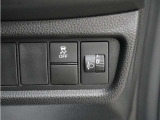 ホンダセンシングが装備されています。アダプティブレーダークルーズやレーンキープアシスト、車線逸脱防止機能なども備えていて、ロングドライブも快適で安全にお楽しみいただけます。