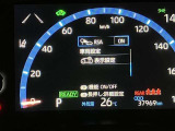 【プリクラッシュセーフティ】警報ブザーとディスプレイで衝突の可能性を知らせ、回避または被害軽減をサポート※ご使用前に作動条件をご確認下さい。