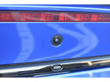 リヤカメラ付きなので、シフトレバーをリバースにすると連動してカメラ映像に切り替わります。