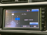 テレビのチャンネル選択や放送局リストに画面からアクセスできます。停車中に映像やテレビを視聴したい時にも活用でき、車内で待ち時間を過ごす際に便利な装備です。
