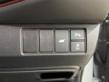 【パワーバックドア】スマートキーや運転席のボタンを押すだけでリアゲートが自動で開閉します!荷物を持っている時や、高い位置にあるバックドアを閉める際に便利な機能です♪