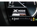 X-MODEは路面に応じてモードを選択するだけで4輪の駆動力やブレーキなどを最適にコントロール。悪路からのスムーズな脱出をサポートします。