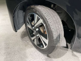 タイヤ溝たくさん残っています。タイヤサイズは、165/55R15です。