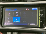 AM・FMやBluetooth、テレビなど、音源の選択肢が画面にまとめられています。使いたい項目を見つけやすく、気分や利用シーンに合わせて車内の時間を便利に楽しめます。