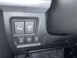 衝突回避ブレーキ機能&車線逸脱警報機能が付いています。