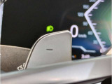 【ハンドル】ドライバーとBMW車の一体感がダイレクトに伝わるステアリングホイール。形状・太さへの拘りに加えて、操作性を高める為にスイッチ類も配置。クイックかつ安定のドライビングを体感下さい!