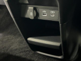 【全列USB接続ジャック】携帯やUSB音楽プレーヤーを楽しめます、また充電専用接続ジャック(12V電源ソケット)もすべての列に付いております