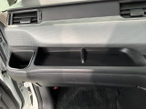 豊富に在庫を取り揃えています。 軽自動車からミニバン、セダン、SUV、話題のハイブリッド車などなど続々入荷中です!