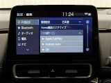 デイスプレイオーディオを装備。スマホとクルマをつなぐことで、いろんなサービスが楽しめます。(AppleCarplay/AndroidAuto 対応)