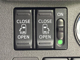 【両側パワースライドドア】スマートキーや運転席のスイッチで後席両側スライドドアの開閉が可能♪電動だから力を入れてドアを開ける必要が無く、小さなお子様でも簡単に開け閉めでき快適です♪