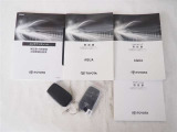 保証書・メンテナンスノート・取扱説明書・スペアキー等ついております。