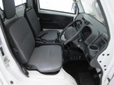 私たちが販売する中古車の多くは、レンタカーやリース車両として管理・使用していた車です。私たちは使用暦のハッキリした安心の中古車を一年を通して安定的に&rdquo;創る&rdquo;事が出来る、日本で数少ない企業です。