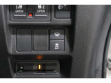 【横滑り防止装置】ドライバーの安全運転をアシストしてくれる装備が充実しています☆ドライバーの不安を安心へと変えてくれますね。