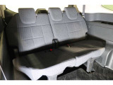 3列目も必要十分な空間を確保しています☆ご家族・仲間同士でロングドライブも楽しめますね♪