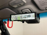 荷物がたくさん積んであってもしっかり後方確認ができるデジタルインナーミラー付き