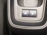 運転席・助手席にシートヒーターがついております。寒い日に大活躍の装備です。