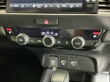 運転席/助手席シートヒーターで寒い日もすぐに温かくなり快適に過ごせます。3段階の温度調整が可能です