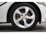 純正のアルミホイールが足元を飾ります! タイヤサイズはF165/55R15、R195/45R16です。