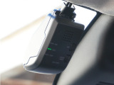 【ドライブレコーダー】駐車時も安心のスマートフォン連動モデル。あおり運転や事故に遭遇した際の状況も映像で記録し、万一のリスクに備えます。