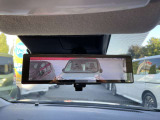 5人乗車時も後方を確認できます スマートルームミラーつきです