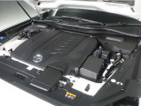 エンジンルームです。納車前整備付となりますので、エンジンオイルやオイルフィルターなど交換してからのお渡しです。